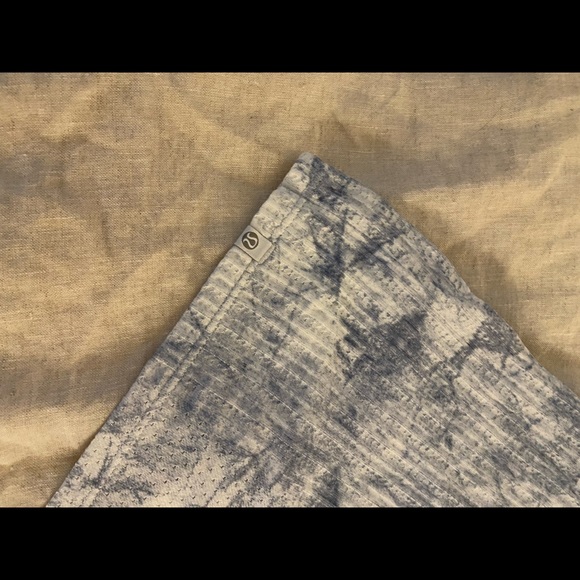 Lululemon train to be tank chalk wash - Picture 6 of 6